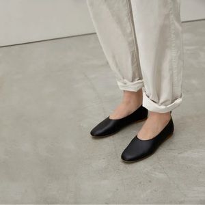 Everlane The Italian Leather Day Glove Flats Size 8 Black NIB